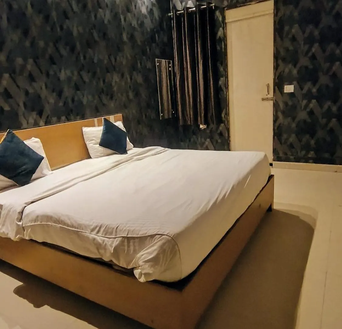 Diamond Divine Rooms A Family Homestay Agra